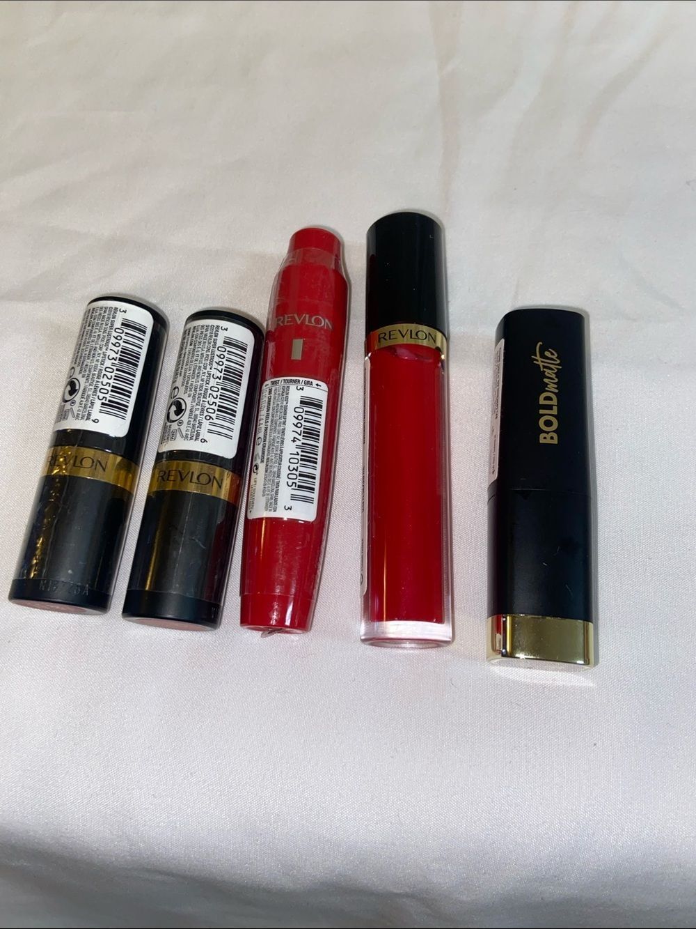 Revlon And Milani Super Lustrous Lipstick in Fatal Apple Red Mutiple Lot 5 Pc,